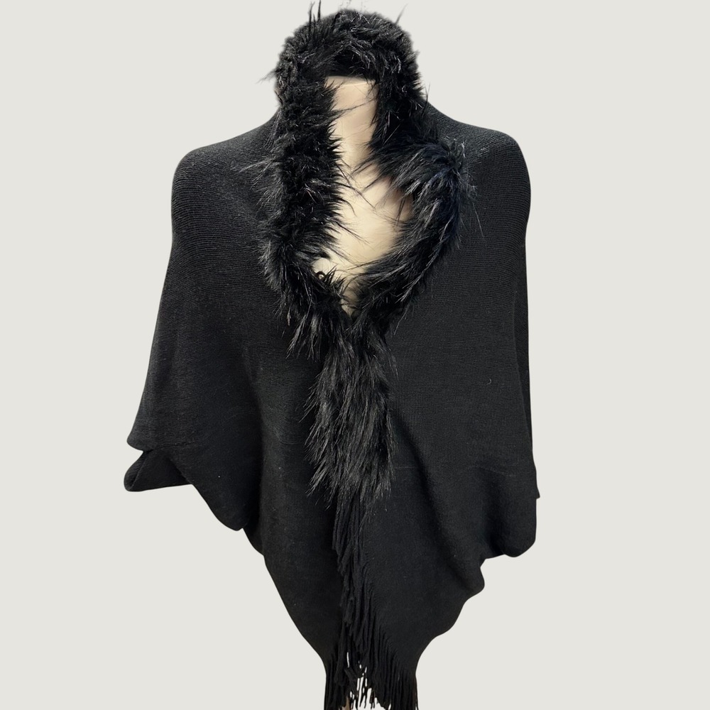 LPB Faux Fur Trim Fringe Knit Poncho Wrap Women OS Black Open Front Draped Shawl